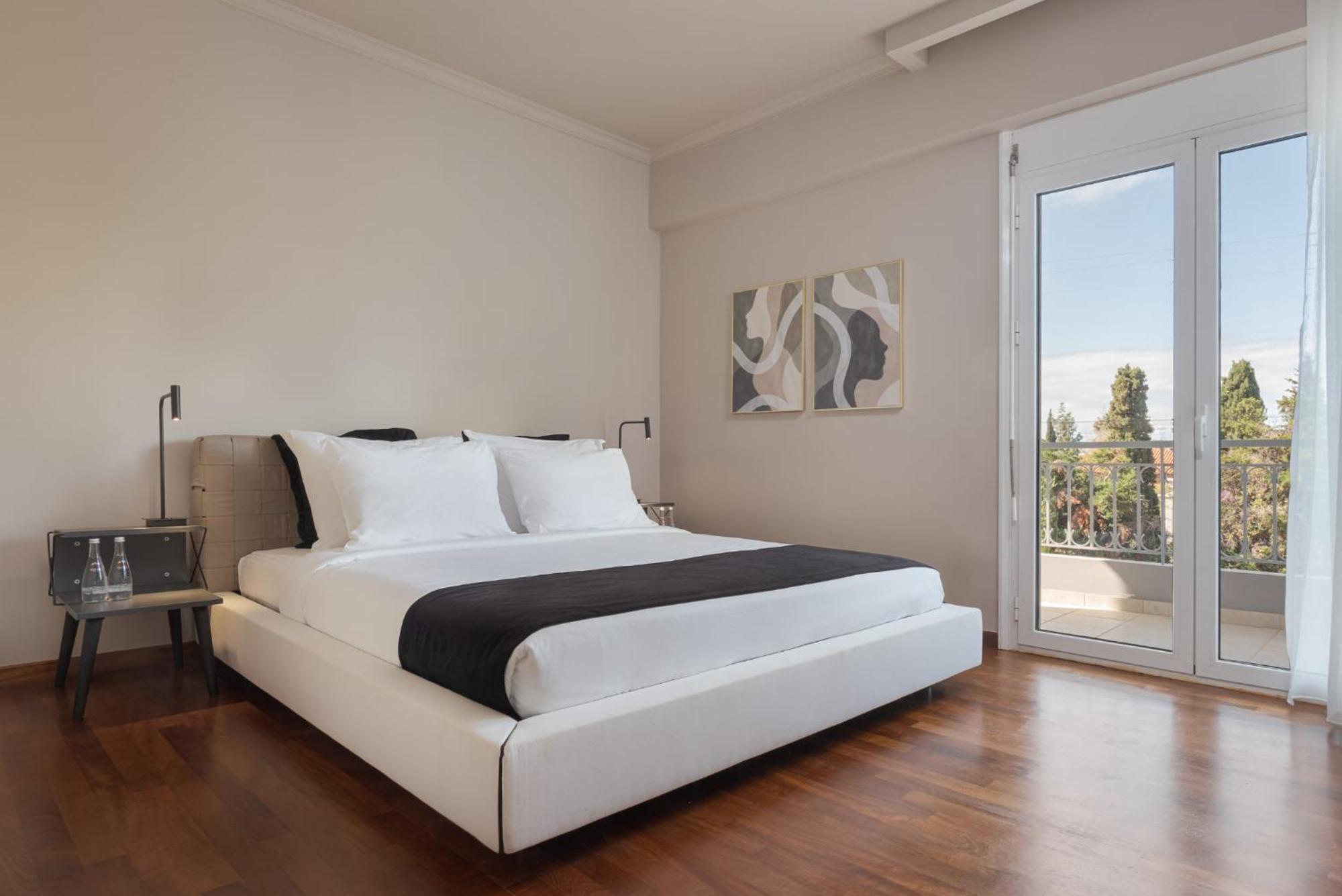 Athenian Grand Riviera * אתונה